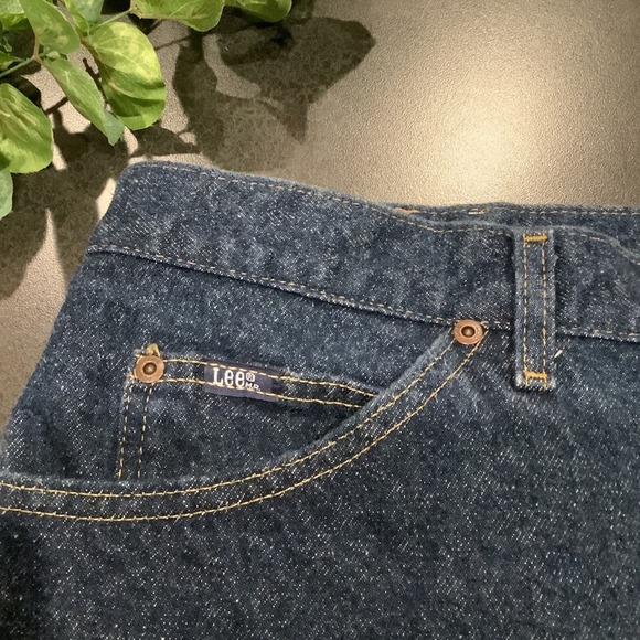 Vintage Lee Dark Rinsed Stone Wash Jeans Yellow Stitching Pleated Legs USA - Picture 13 of 16